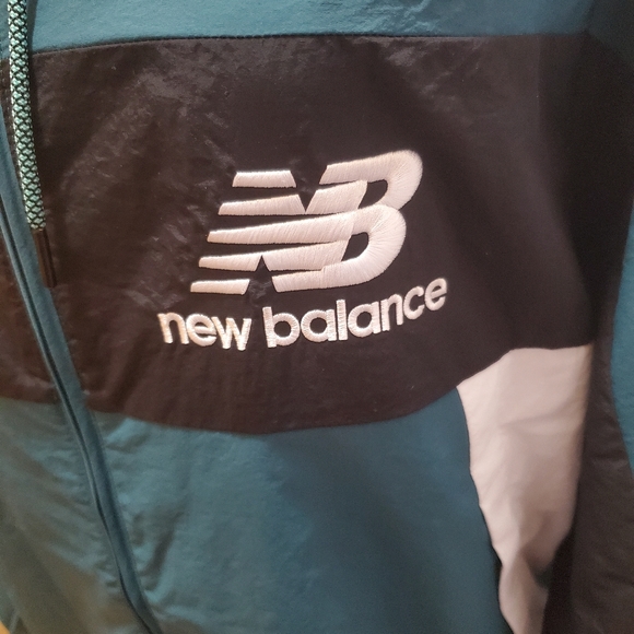 NWOT New Balance Athletics Windbreaker Mountain Teal Jacket - Picture 11 of 12